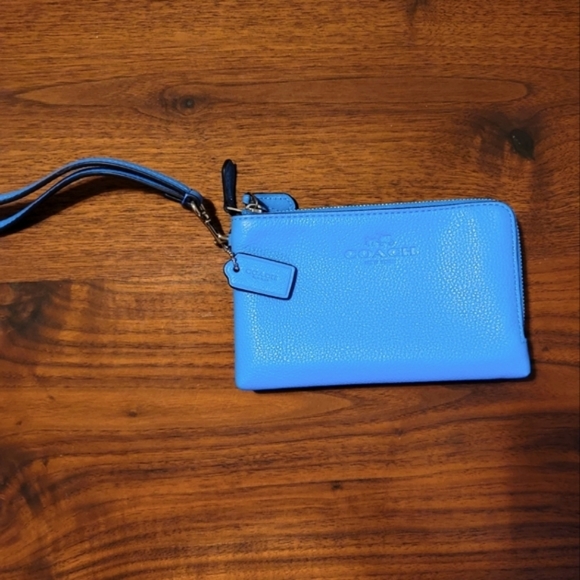 COPY/REFRESH - Coach pebbled leather double zip wristlet wallet & charm (NWOT) - Picture 5 of 7